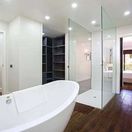 Genteel Venalmar Terrace Apartment