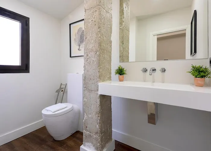 Genteel Venalmar Terrace Apartment